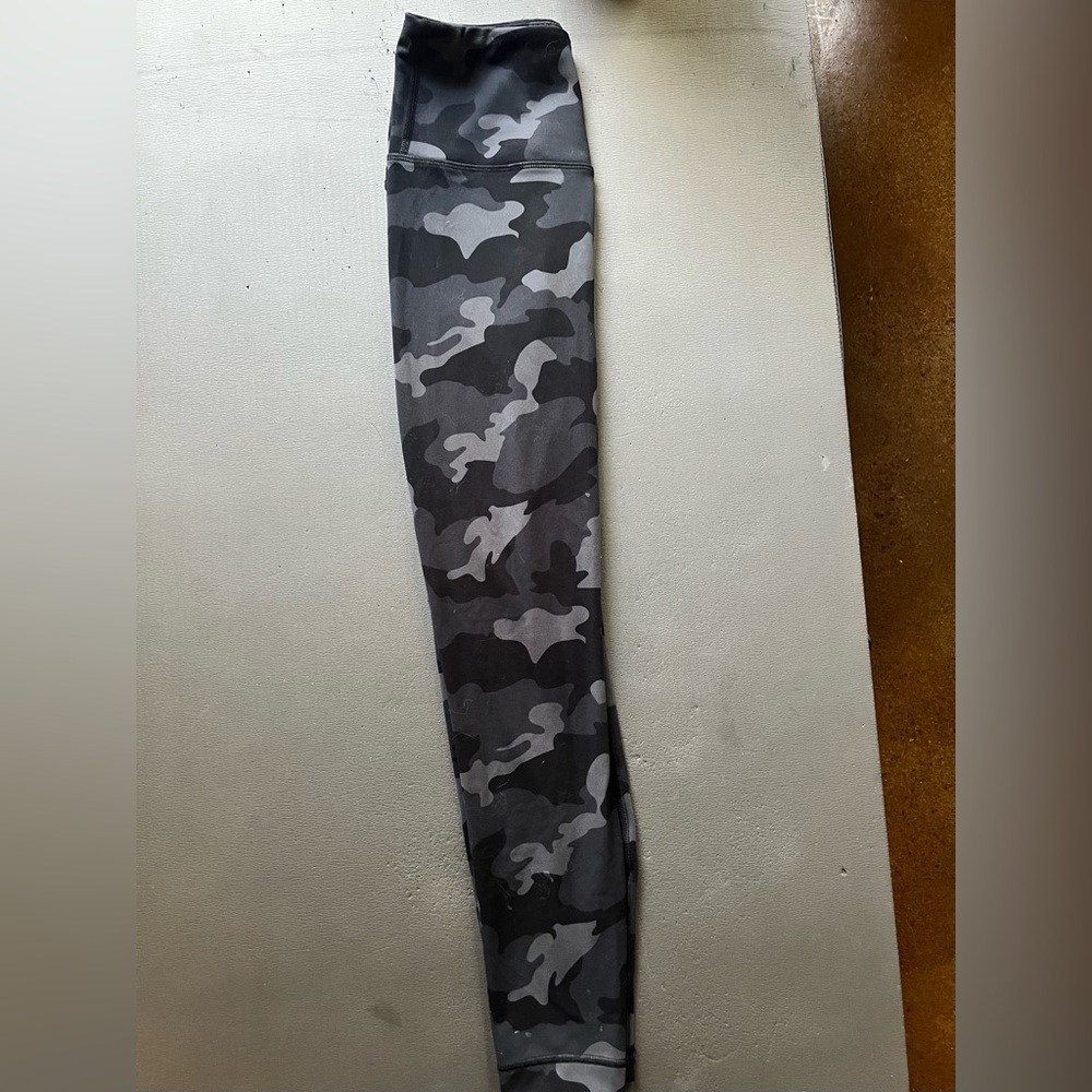 Yogalicious Camo Leggings - Black and Gray